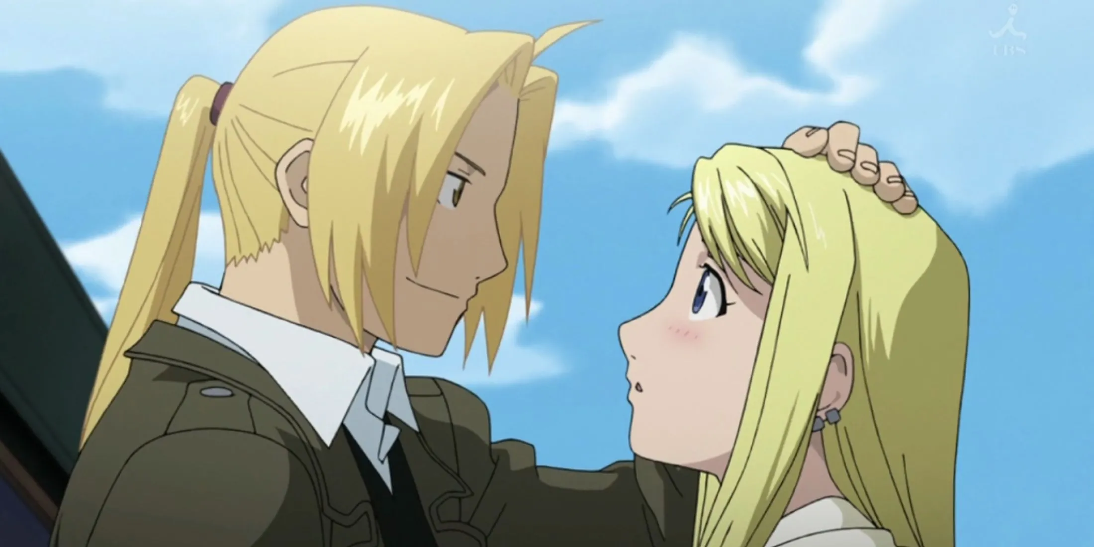 Edward và Alphonse Elric đoàn tụ ở cảnh kết thúc Fullmetal Alchemist: Brotherhood.