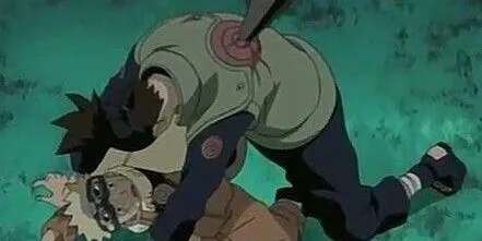 Thầy Iruka dùng thân mình bảo vệ Naruto Uzumaki
