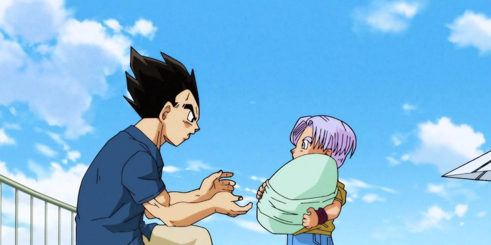 Vegeta dịu dàng bế con gái Bulla từ tay Trunks trong Dragon Ball Super