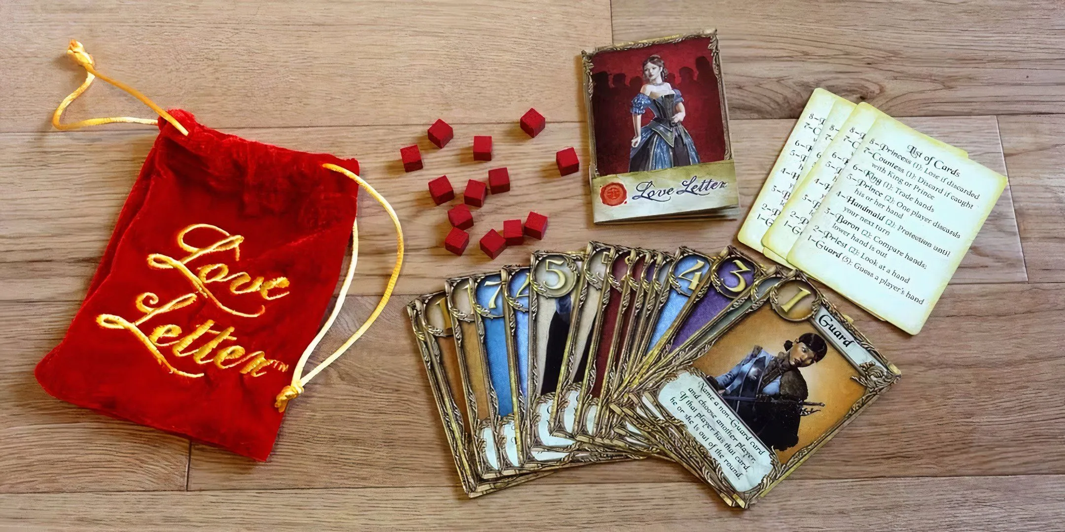 Các lá bài và token của Love Letter, đại diện cho khoảnh khắc người chơi nhận ra mình đã tuân thủ sai luật game trong suốt thời gian dài