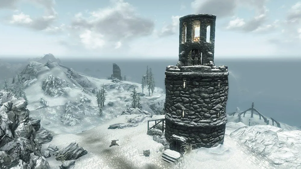 Ngọn hải đăng Frostflow cô lập tại Skyrim, địa điểm khởi đầu của nhiệm vụ Frostflow Abyss đầy bi kịch và rùng rợn.