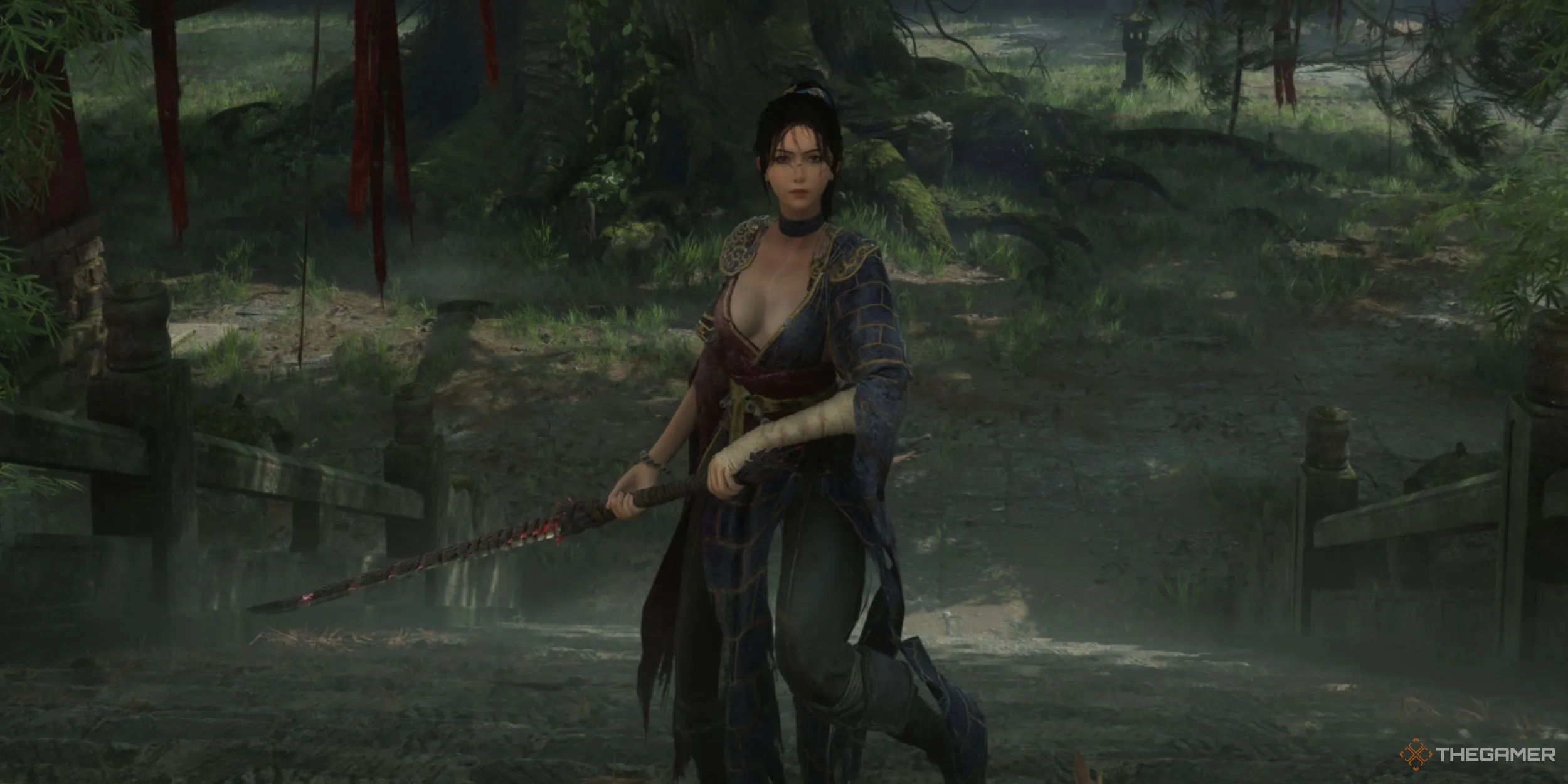 Wuchang Fallen Feathers: Bai Wuchang sử dụng Trường Kiếm Roi da trong một cảnh chiến đấu, thể hiện phong cách Soulslike đầy thử thách.