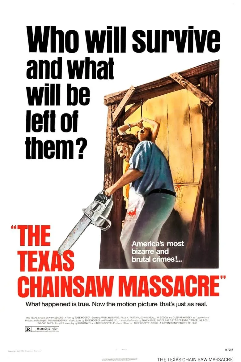 Áp phích The Texas Chain Saw Massacre (1974) với hình ảnh Leatherface và chủ đề nông thôn kỳ dị