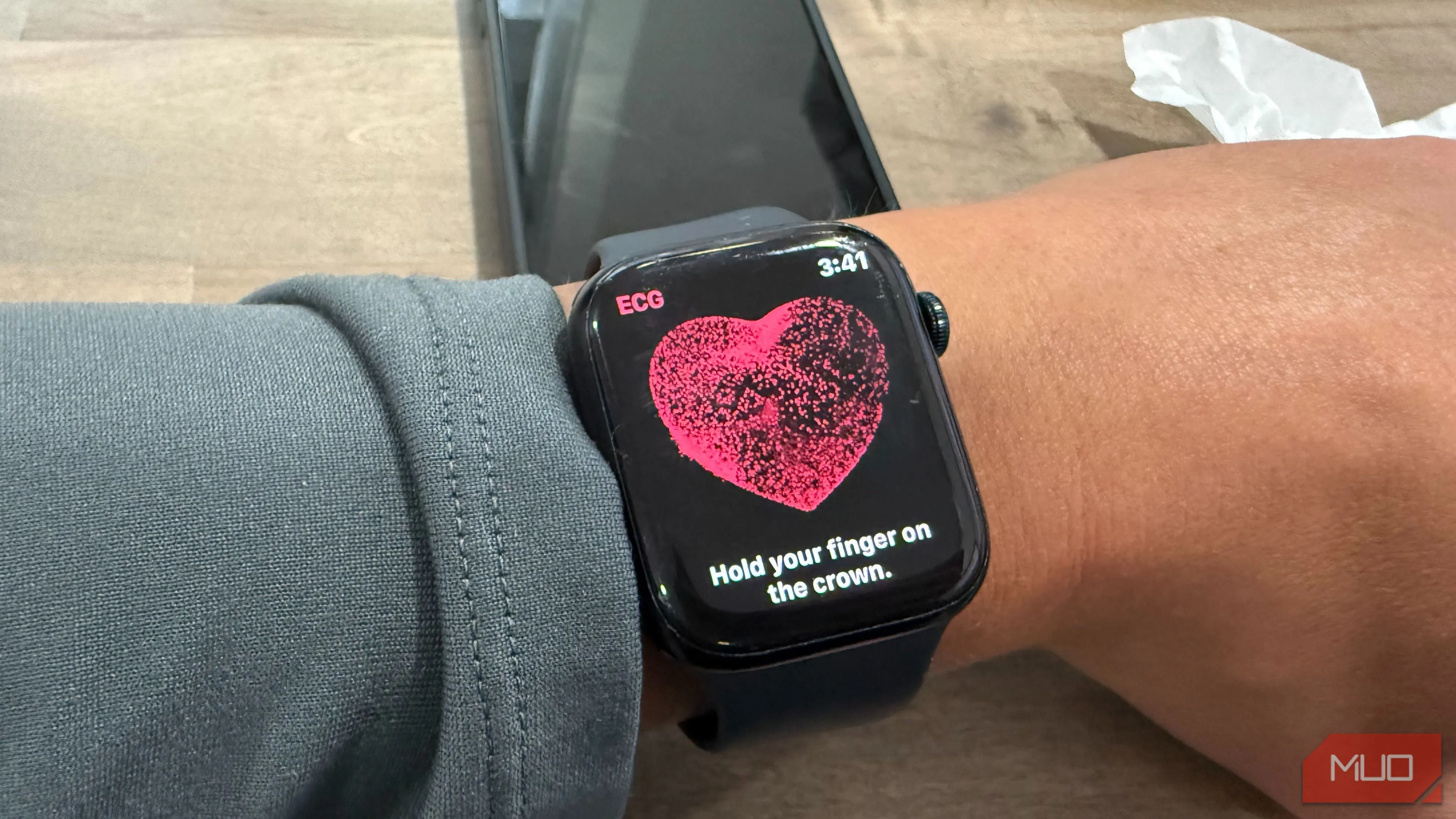 Chức năng EKG trên Apple Watch Series 7 cho theo dõi nhịp tim và AFib