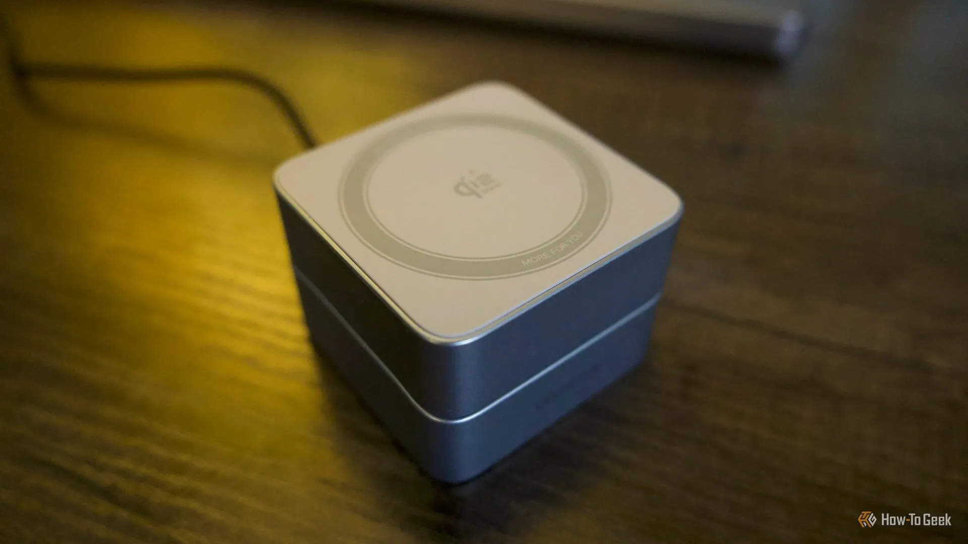 MagFlow gập lại ở chế độ di động - minh họa tính linh hoạt khi mang theo