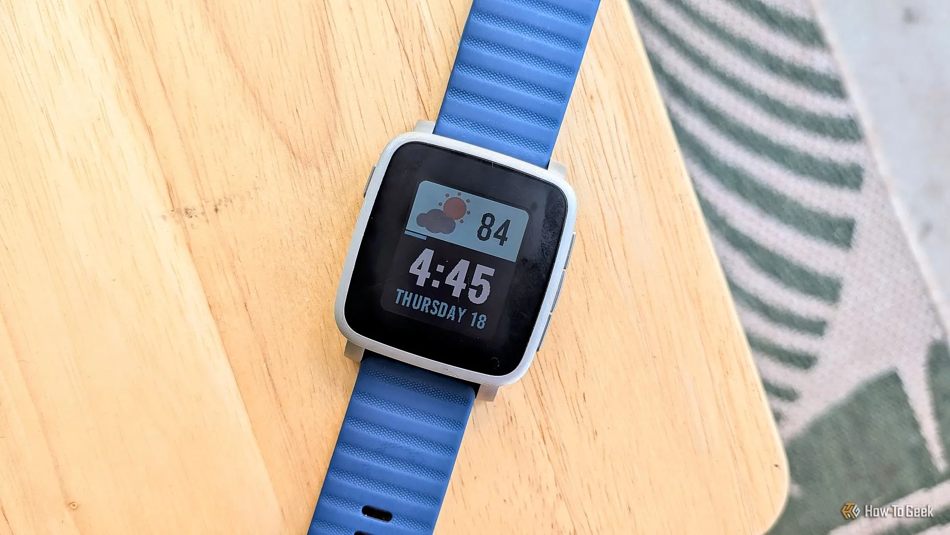 Pebble Time Steel hiển thị giao diện cổ điển của smartwatch, đánh thức hoài niệm công nghệ