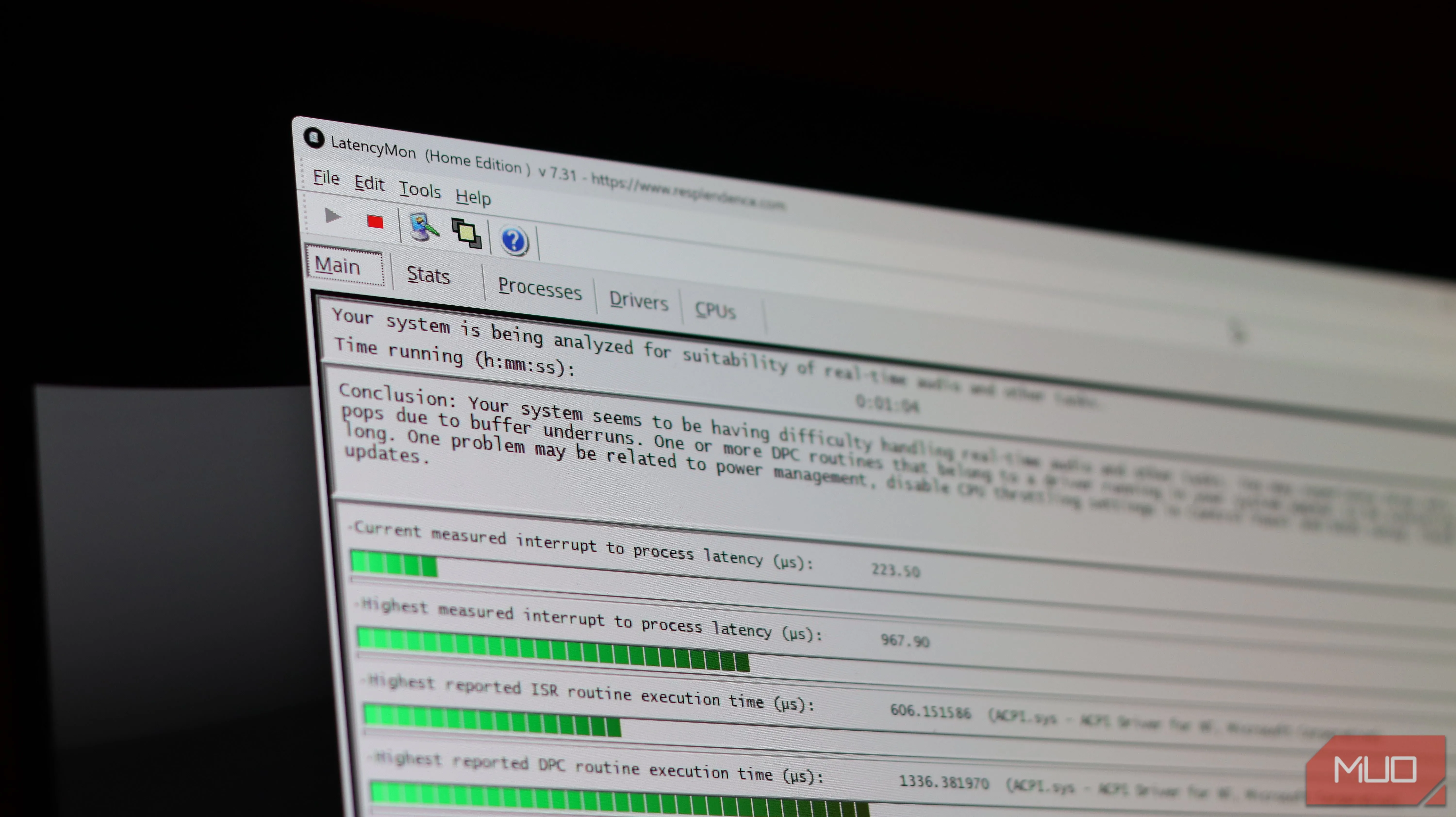 Thanh tiến trình và kết luận của LatencyMon sau khi quét hệ thống