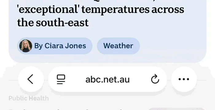 Vuốt ngang trên thanh tab để chuyển tab trong Safari